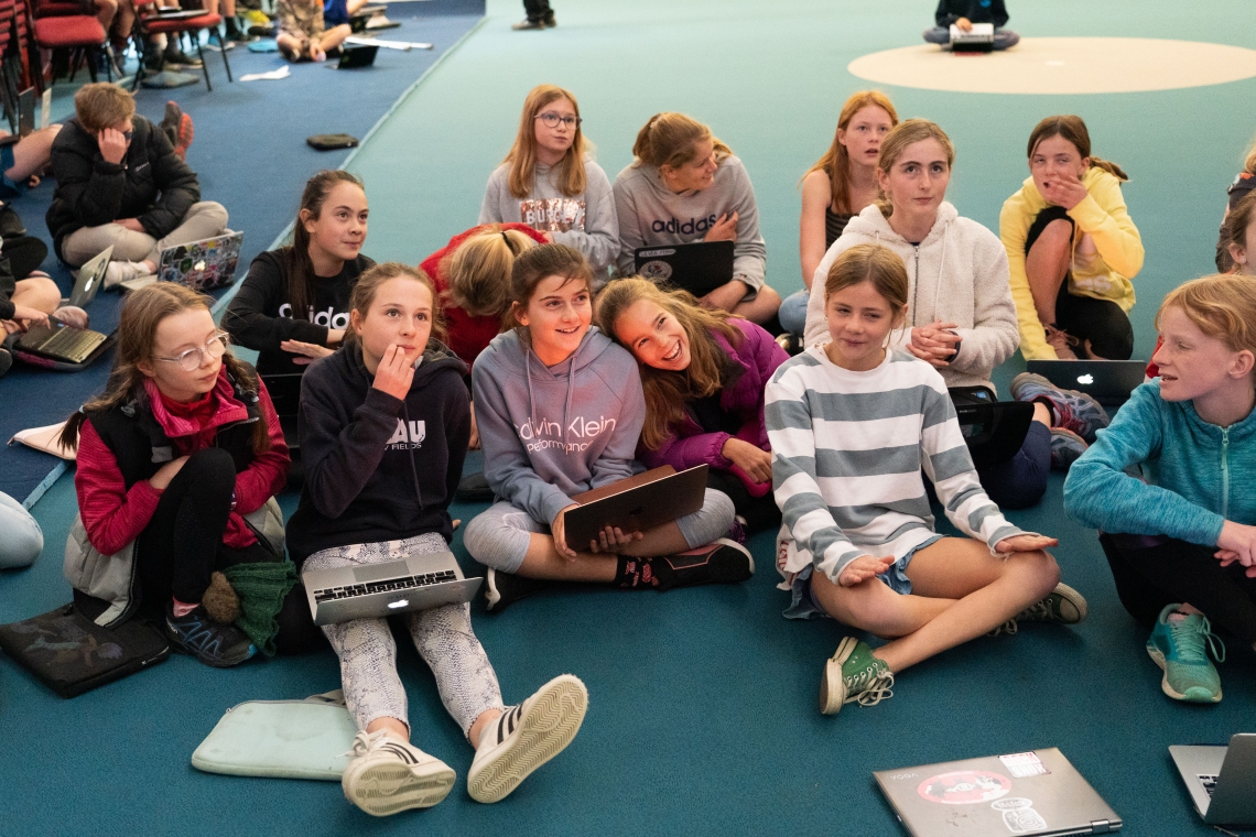 Arrowtown School kids learning about air quality