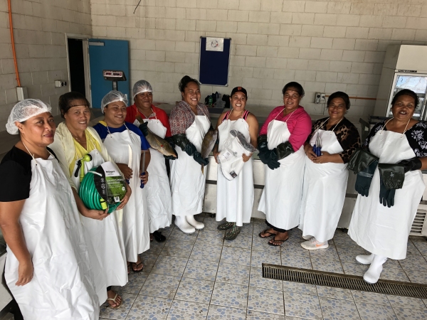 Tonga line fishery women 